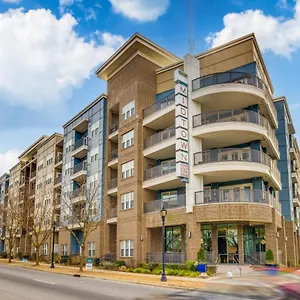 Premium And At Midtown 205 In , Charlotte United States